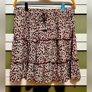 🛍️ 2/$10 — Woman skirt. High waist. Ruffles.  Brown w white flower print. XL